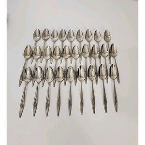 Lot Of 28 Oneidacraft Deluxe Stainless Steel Teaspoons Lasting Rose Pattern